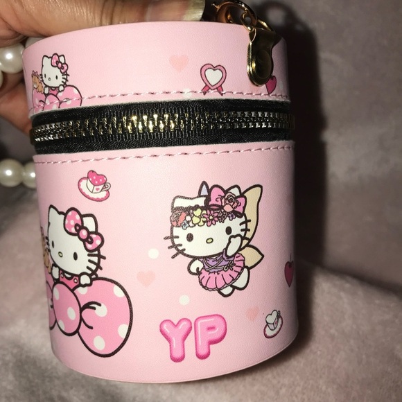 Hello Kitty Matte Shine Glitter 20 Piece LipGloss Pearl Pink Bag New - Picture 13 of 16